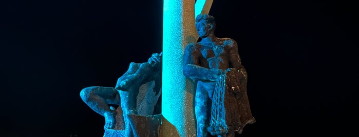 Monumento al Pescador is one of Mazatlan.