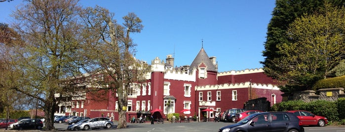 Fitzpatrick Castle is one of Hotels.