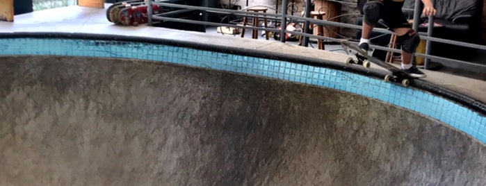 Bowlhouse Skateboards is one of São Paulo.
