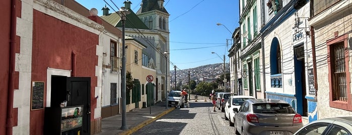 Iglesia Luterana de La Santa Cruz en Valparaíso is one of Iglesia Luterana en Chile.