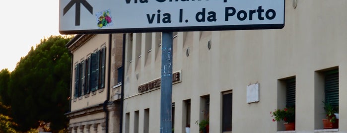Galà di Romeo e Giulietta is one of สถานที่ที่ Zehra ถูกใจ.