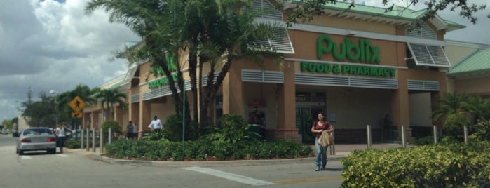 Publix is one of Orte, die Levente gefallen.