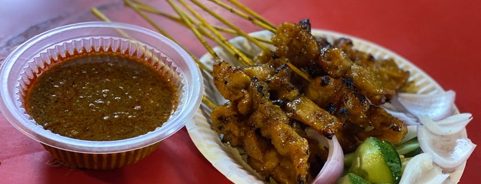 Restaurant Queen's - 皇后茶餐室 is one of The 15 Best Places for Chicken Wings in Kuala Lumpur.