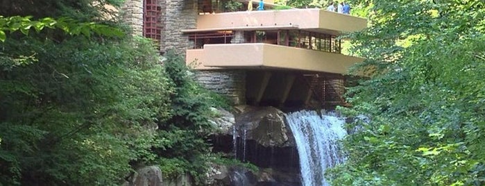 Fallingwater is one of Iconic Attractions in Pennsylvania.