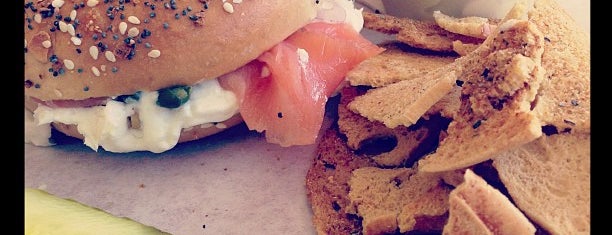 Mikie's Brooklyn Bagels & Deli is one of Juleさんの保存済みスポット.