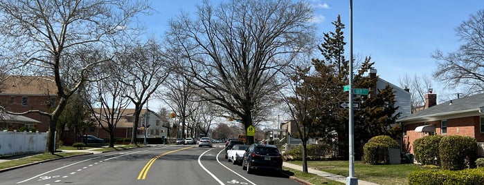 Ridgefield, NJ is one of Lugares favoritos de Lizzie.