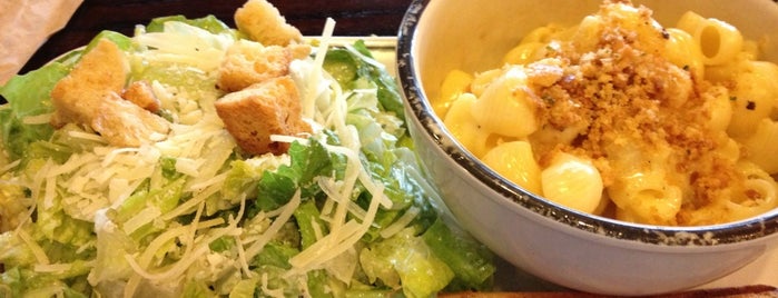 Corner Bakery Cafe is one of Davidさんのお気に入りスポット.