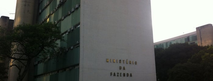 Ministério da Fazenda is one of Pontos Turisticos.