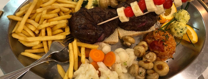 Zagreb Steakhouse is one of Lieux sauvegardés par Jens.