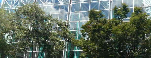 Fulton County Government Center is one of Lugares favoritos de Noemi.