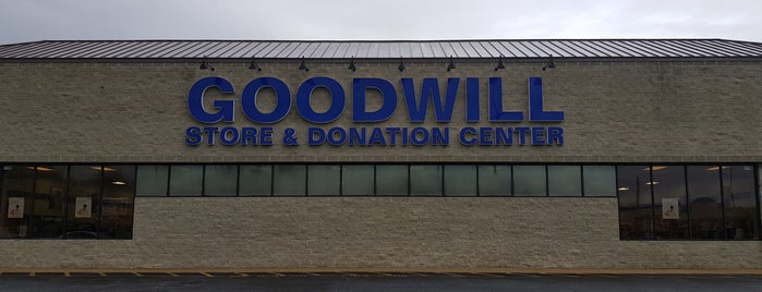 Goodwill is one of สถานที่ที่ Tyler ถูกใจ.