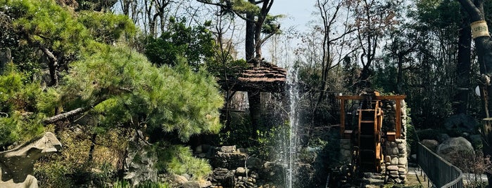 Samwon Garden is one of Korean food.