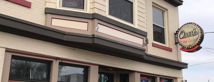 Oscars Pub & Grill is one of สถานที่ที่ Bob ถูกใจ.