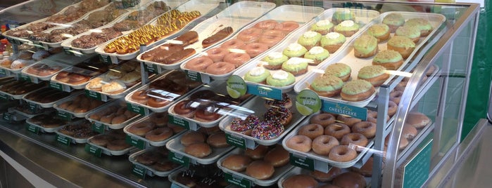 Krispy Kreme Doughnuts is one of Santa Monica.