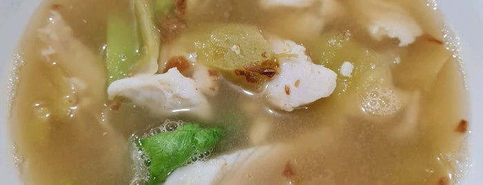 Yong Kee Istimewa Soup Seafood is one of Tempat Kuliner.