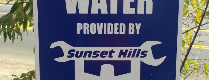 W&OD @ Sunset Hills is one of Tempat yang Disimpan Stya.