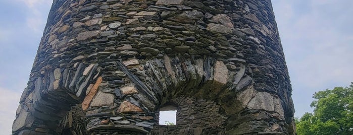 Old Stone Mill is one of Newport.