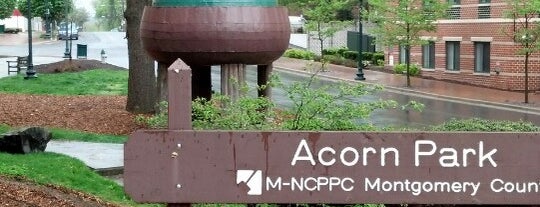 Acorn Park is one of Lugares guardados de Winnie.