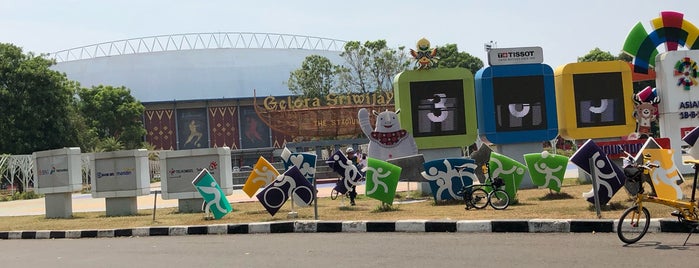Stadion Gelora Sriwijaya is one of Katy Dz K.