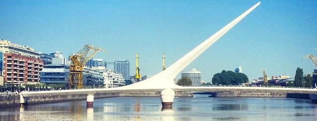 Puerto Madero is one of MIS LUGARES HABITUALES.