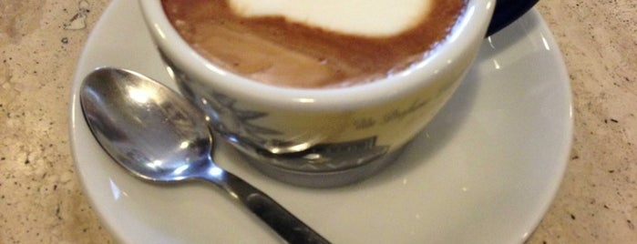 Caffè Italia is one of Places Not to Miss... Posti da non perdere....
