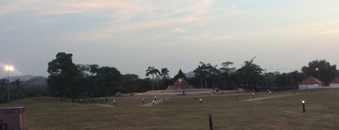 King Rama VI Monument is one of Chida.Chinida'nın Beğendiği Mekanlar.
