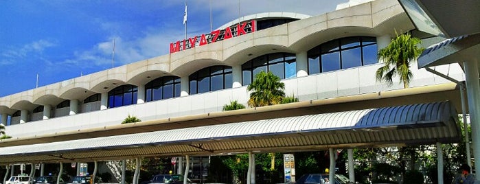 Miyazaki Bougainvillea Airport (KMI) is one of Tempat yang Disukai Shigeo.