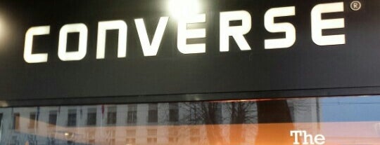 Converse Shop is one of สถานที่ที่ Mirna ถูกใจ.