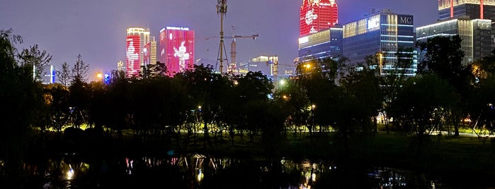Yinzhou Park is one of สถานที่ที่ Harika ถูกใจ.