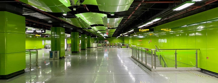 huachuan rd | 华川路 (line 2), pudong, 上海市(凌空路地铁站)5