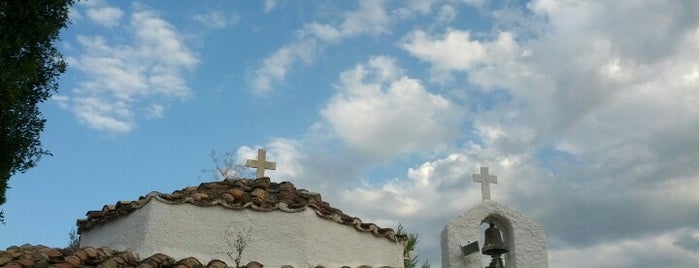 Ι.Ν Αγία Παρασκευή is one of Lugares favoritos de Ifigenia.