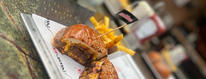 Nusr-Et Burger is one of Best Burgers In İstanbul.