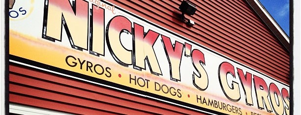 Nicky's Gyros, Hot Dogs & Hamburgers is one of Derrick'in Beğendiği Mekanlar.