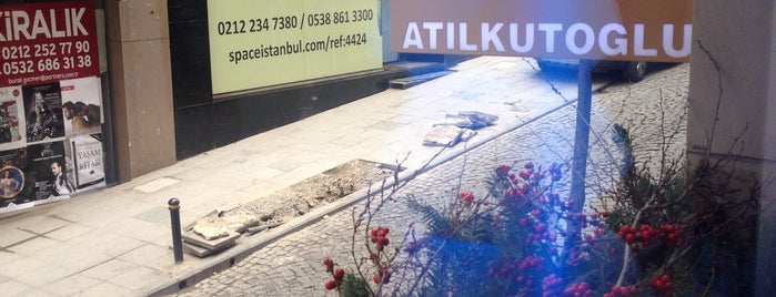 Atil Kutoğlu is one of Istanbul.