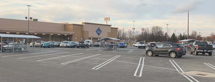 Sam's Club is one of Lima.