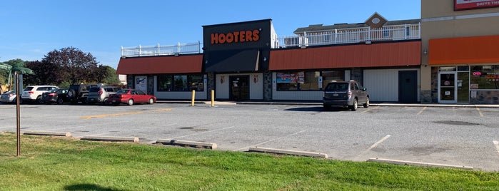 Hooters is one of hooters I've been to.