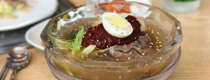 발해진천육면 is one of vac.