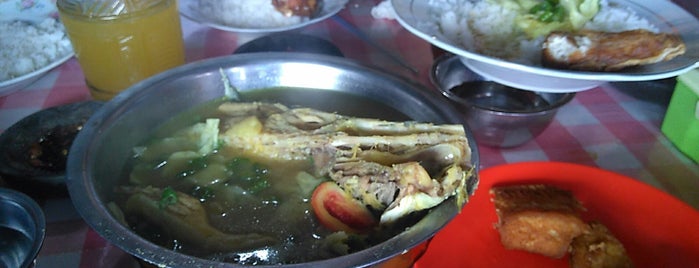 Rumah Makan Patin is one of Must-visit Food in Banjarmasin.