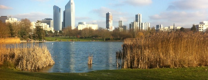 Parc André Malraux is one of La Défense.