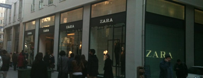 Zara is one of สถานที่ที่ Pelin ถูกใจ.