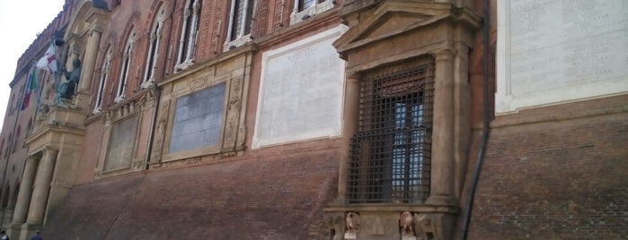 Piazza Maggiore is one of Tempat yang Disukai Salvatore.