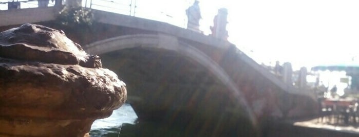 Ponte De La Calcina is one of Posti che sono piaciuti a Salvatore.