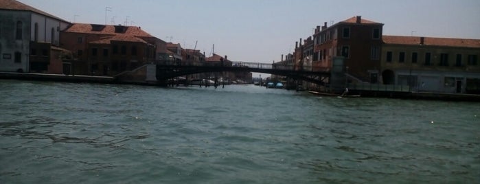 Canal Grande is one of Tempat yang Disukai Salvatore.