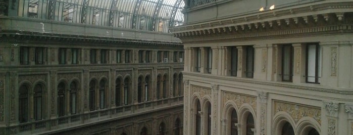 Galleria Umberto I is one of Salvatoreさんのお気に入りスポット.