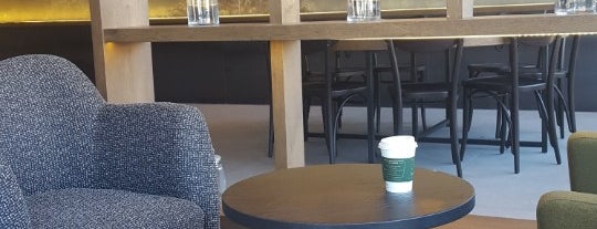 Starbucks is one of Locais curtidos por Oguz.