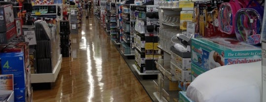 Bed Bath & Beyond is one of jiresellさんのお気に入りスポット.