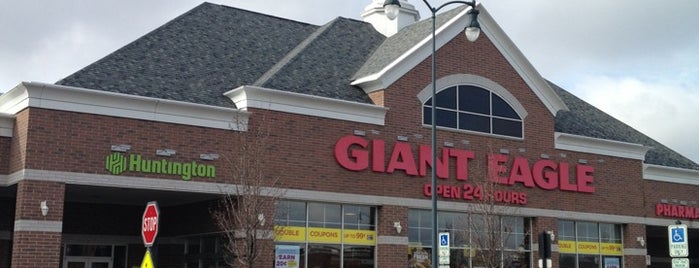 Giant Eagle Supermarket is one of Tempat yang Disukai Tammy.