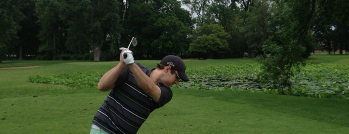 Winnetka Golf Club is one of Posti che sono piaciuti a Brandon.