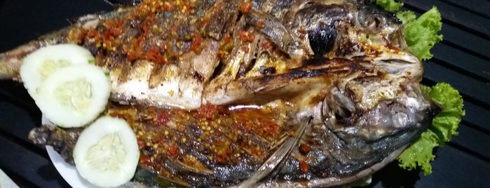 Ikan Bakar Rica-Rica Bunaken is one of Eating around Surabaya '.