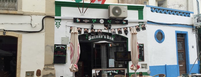 Sherry's Bar is one of Lugares favoritos de Kurtis.